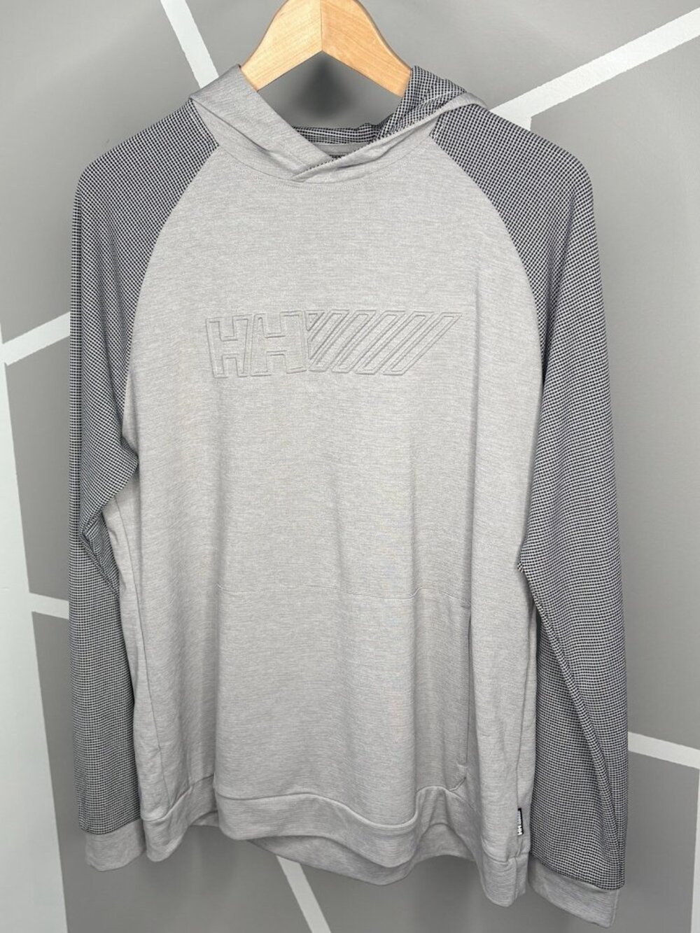NWT Helly Hansen LIFA Tech Lite Pullover Hoodie Men’s M Grey Performance